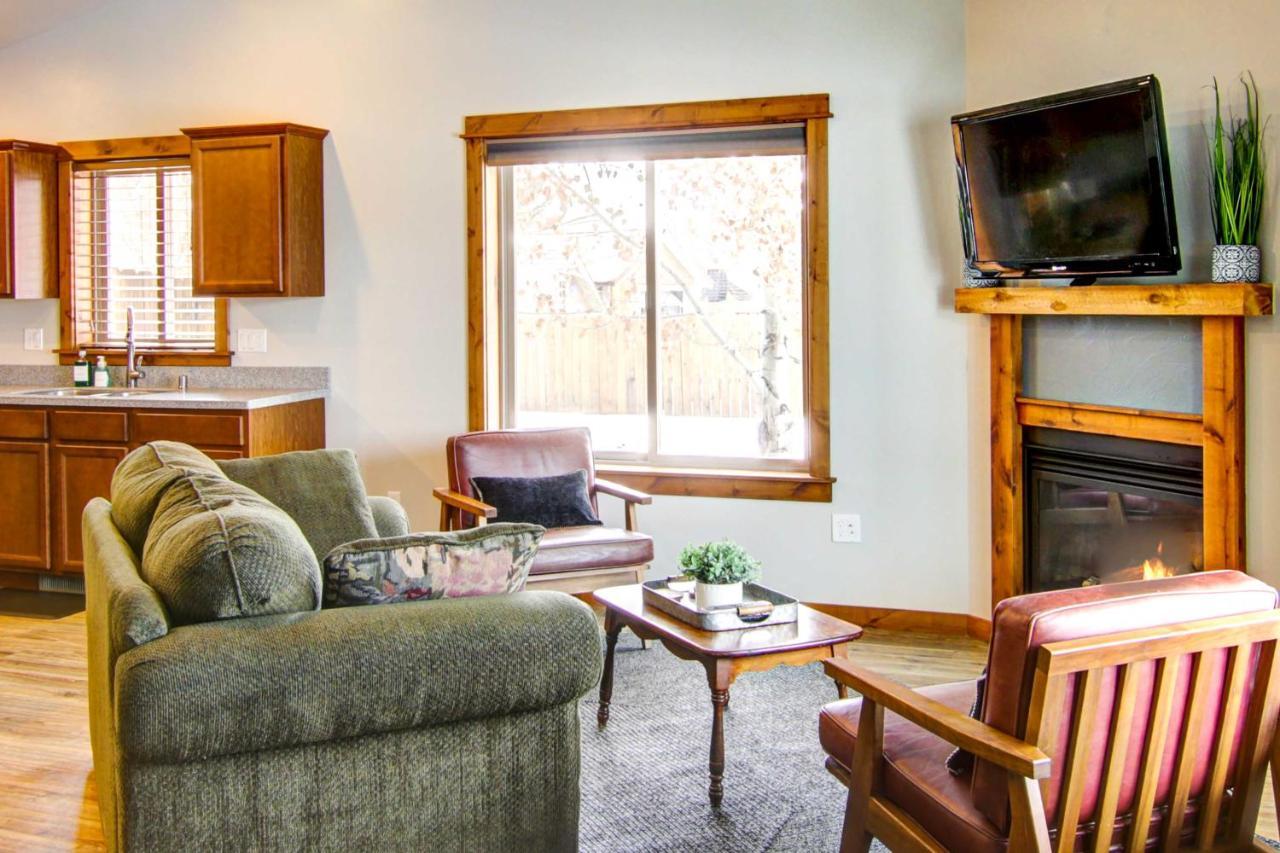 Cozy Belgrade Home Near Skiing, Hiking And Airport! Zewnętrze zdjęcie